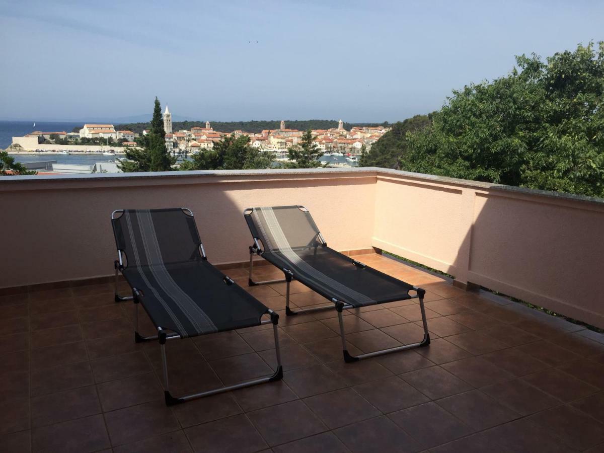 Apartment And Rooms Milak Rab Town Exterior foto